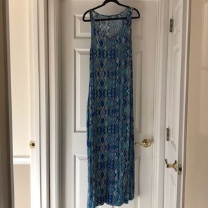 Simple A-Line fitted summer dress.